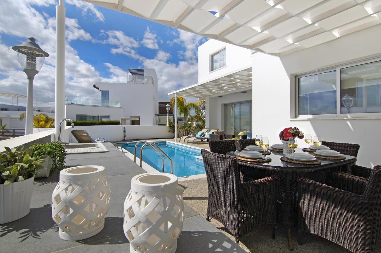 Villa Sunday Agia Napa Exterior foto