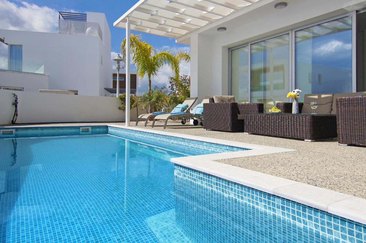Villa Sunday Agia Napa Exterior foto